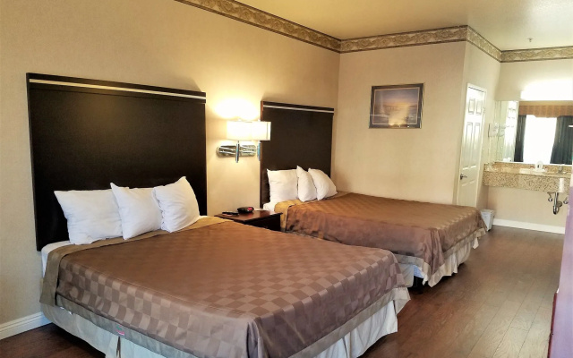 photo 3 of Mid City Inn and Suites