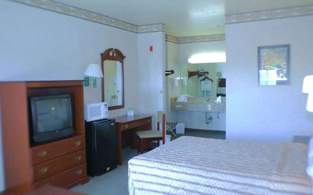 photo 5 of Mid City Inn and Suites