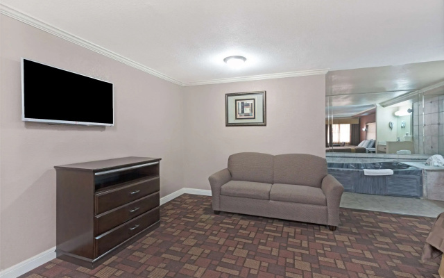 photo 3 of Travelodge by Wyndham Whittier