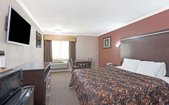 photo 5 of Travelodge by Wyndham Whittier