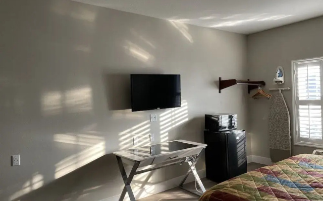 photo 4 of GuestHouse Pico Rivera Downey