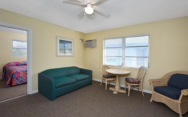 photo 2 of Gulf Beach Inn
