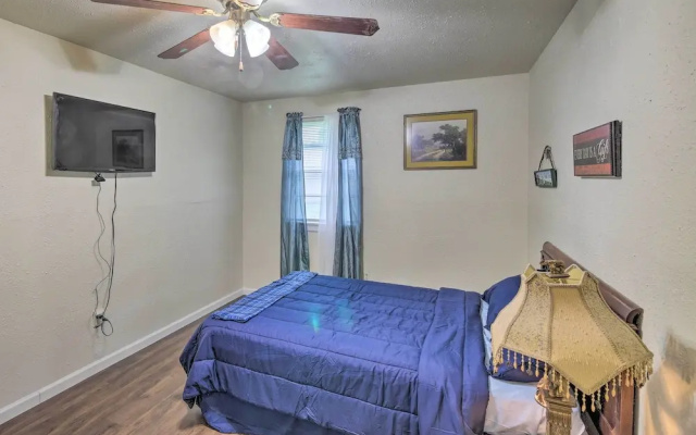 photo 3 of Gulf Coast Home < 2 Mi to Parks & Museums!
