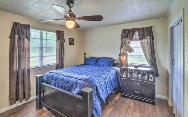 photo 4 of Gulf Coast Home < 2 Mi to Parks & Museums!