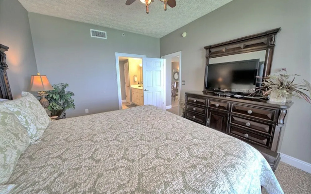 photo 4 of Stylish Oceanfront Condo with Beach and Picnic Area Access - Unit 1706 by RedAwning