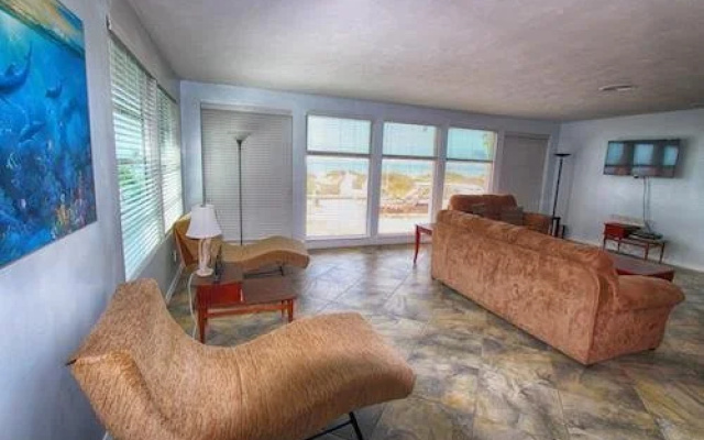 photo 5 of Gulf Sunset Oasis Holiday home