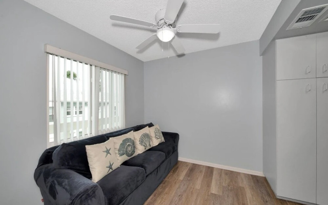 photo 4 of Gulf Watch 112 2 Bedroom Condo by Redawning