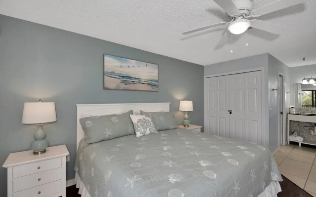 photo 5 of Gulf Watch 112 2 Bedroom Condo by Redawning