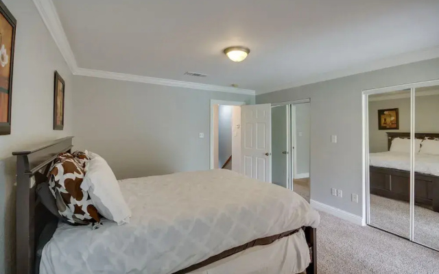 photo 3 of Gulfport Condo w/ Private Balcony - Walk to Beach!