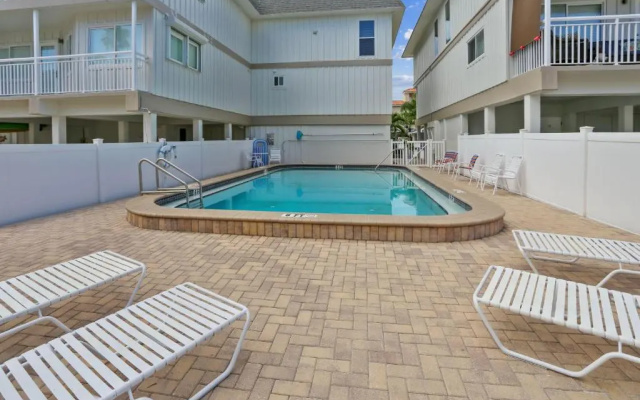 photo 2 of Gulfside Villas 3
