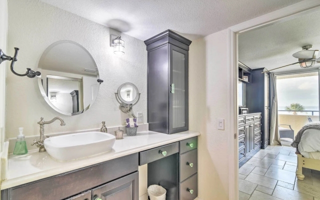 photo 5 of Gulf-view Hudson Condo in Waterfront Resort!