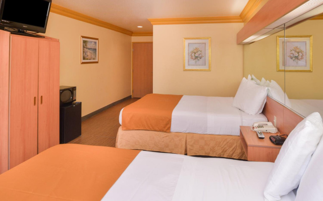 photo 4 of H3 Inn & Suites - LAX Airport - Los Angeles