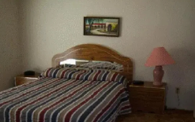 photo 5 of Hacienda Court