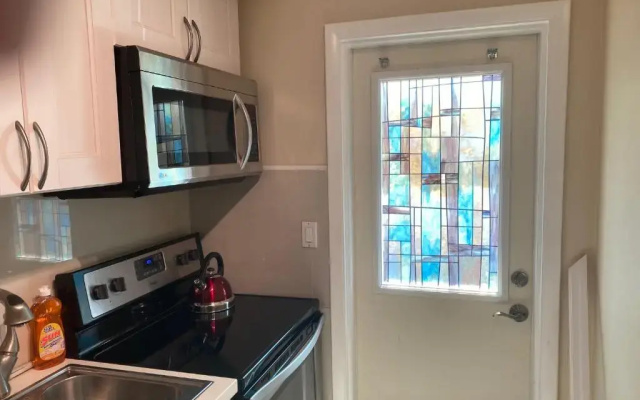 photo 3 of Hainsley Apartments at 1136