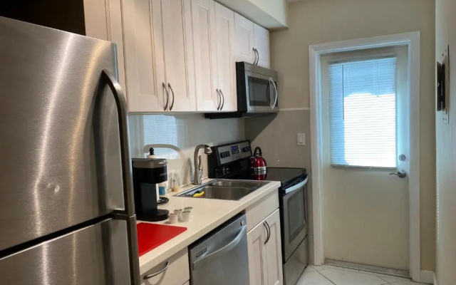 photo 5 of Hainsley Apartments at 1136