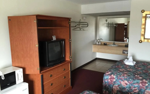 photo 3 of Hall of Fame Motel