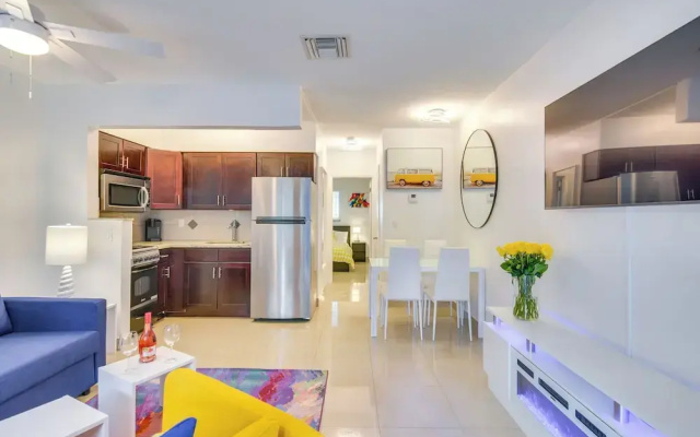 photo 4 of 2 Mi to Ocean: Dog-friendly Hallandale Beach Condo