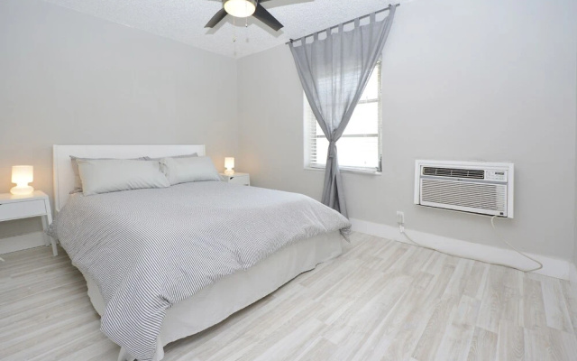 photo 4 of Hallandale Beach Resort Apartment
