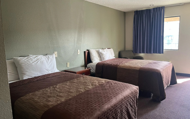 photo 3 of Hallmark Inn and Suites