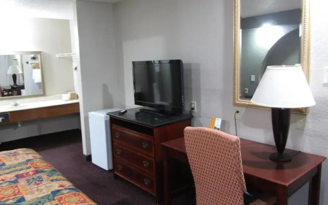 photo 4 of Hallmark Inn and Suites