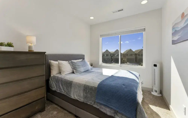 photo 5 of Hallser's Hive #4 3 Bedroom Townhouse