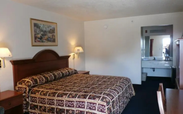 photo 5 of Hampton Bay Plaza & Suite