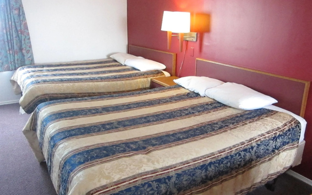 photo 5 of Hampton Harbor Motel