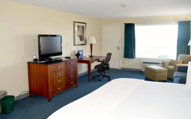 photo 5 of Hampton House Hotel