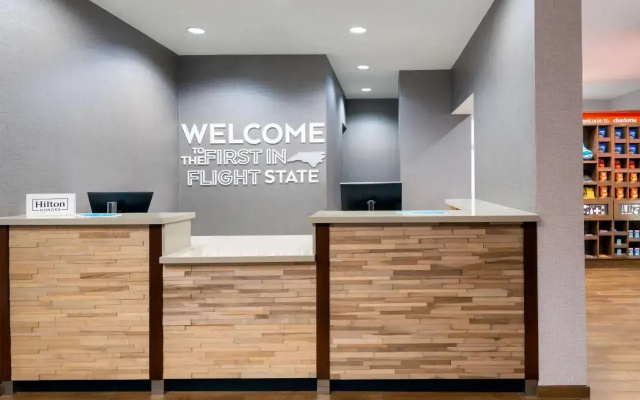 photo 2 of Hampton Inn Charlotte-Uptown