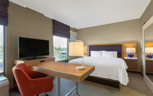 photo 2 of Hampton Inn & Suites Albany Airport