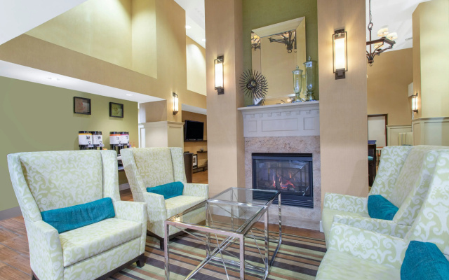photo 3 of Hampton Inn & Suites Albany Airport