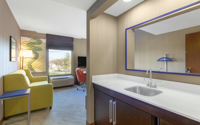photo 5 of Hampton Inn & Suites Albany Airport