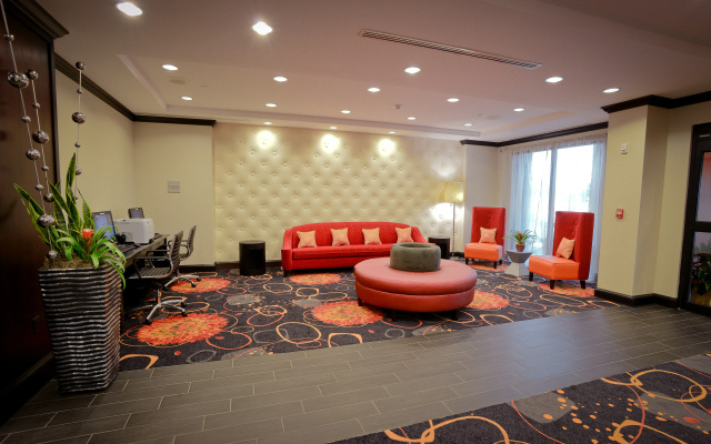 photo 2 of Hampton Inn & Suites Albany At Albany Mall