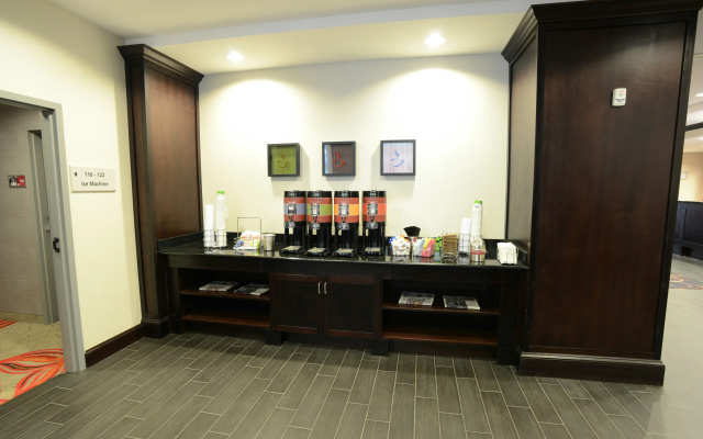 photo 3 of Hampton Inn & Suites Albany At Albany Mall