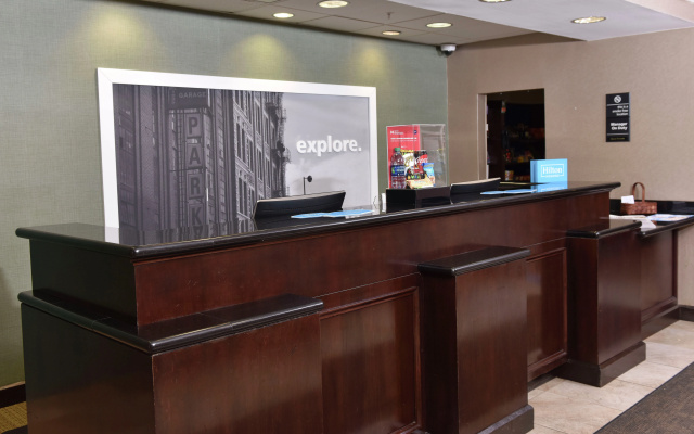 photo 2 of Hampton Inn & Suites Alexandria