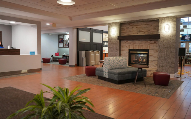 photo 2 of Hampton Inn & Suites Chicago/Aurora