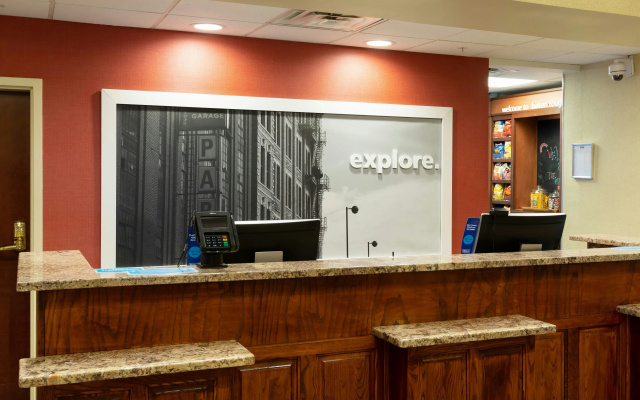 photo 3 of Hampton Inn & Suites Baton Rouge - I-10 East