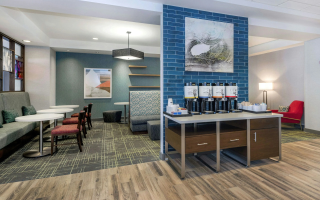 photo 5 of Hampton Inn & Suites Burlington, NC