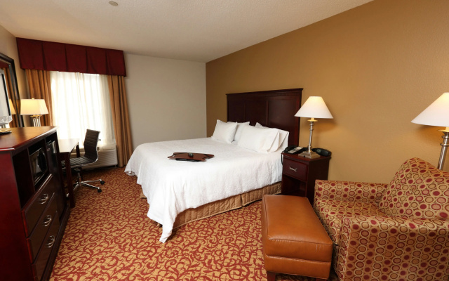 photo 3 of Hampton Inn & Suites Charlottesville-At the University