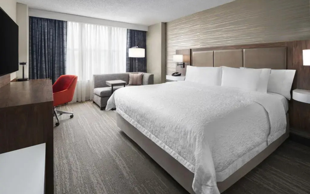 photo 4 of Hampton Inn & Suites Chicago Downtown