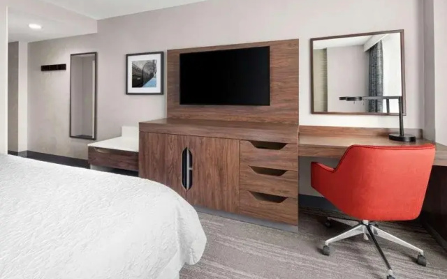 photo 5 of Hampton Inn & Suites Chicago Downtown