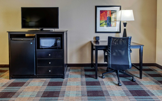 photo 3 of Hampton Inn & Suites Clarksville