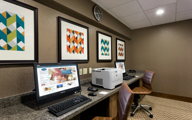 photo 3 of Hampton Inn & Suites Clayton/St. Louis-Galleria Area