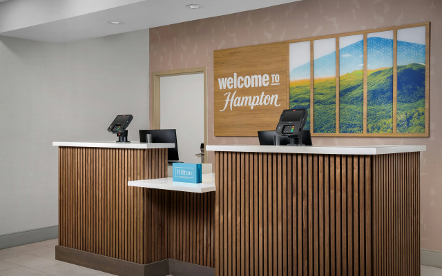 photo 2 of Hampton Inn & Suites Clinton - I-26