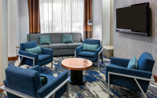 photo 2 of Hampton Inn & Suites Kansas City-Country Club Plaza
