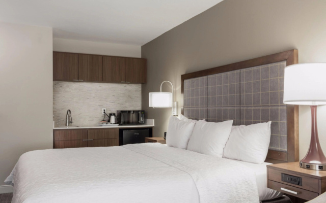 photo 3 of Hampton Inn & Suites Dallas-DFW Airport North-Grapevine