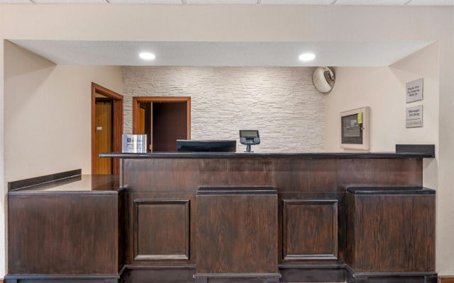 photo 2 of SureStay by Best Western Forsyth Decatur