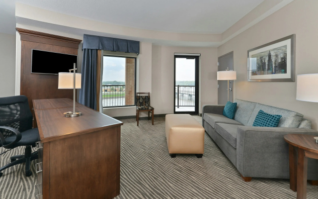 photo 3 of Hampton Inn & Suites Des Moines Downtown