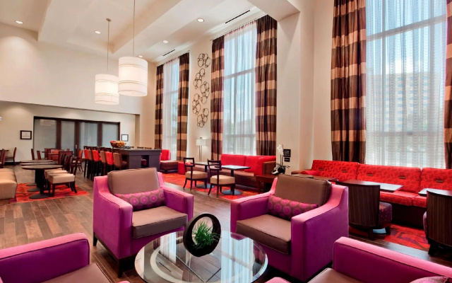 photo 2 of Hampton Inn & Suites Detroit / Airport - Romulus