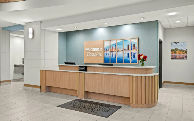 photo 2 of Hampton Inn & Suites Detroit-Canton